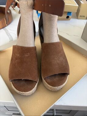 Marc Fisher sz 7.5 Women’s Brown Suede Espadrille Wedge Sandals